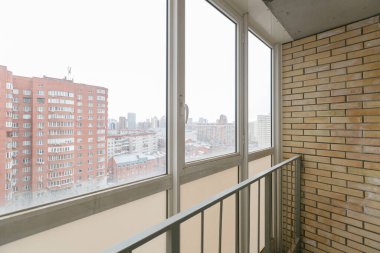 Apartmanın balkonundan manzara
