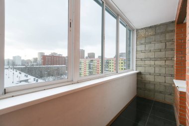 Apartmanın balkonundan manzara