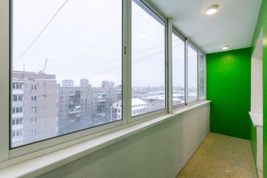 Apartmanın balkonundan manzara