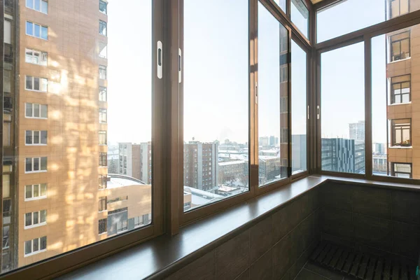 Apartmanın balkonundan manzara