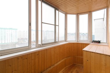 Apartmanın balkonundan manzara