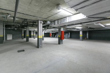 boş araba yeraltı otoparkı