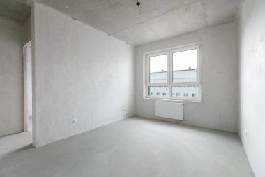 Dairenin içi gri renklerle süslenmemiş.