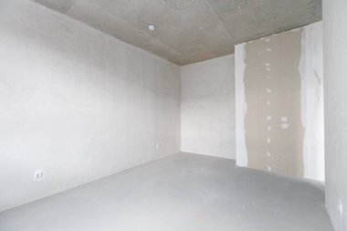 Dairenin içi gri renklerle süslenmemiş.