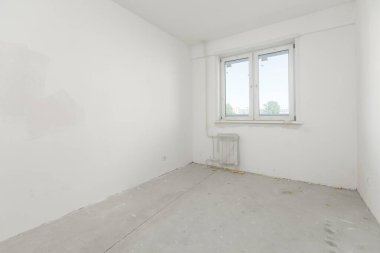 Dairenin içi bembeyaz renklerle süslenmemiş.