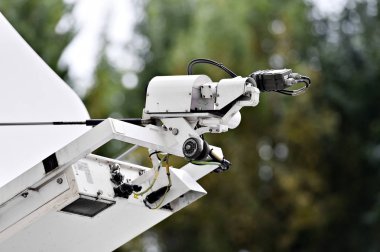 Uydu haber toplama anten