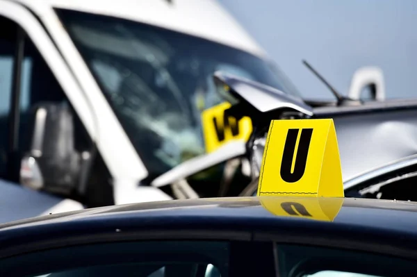 Car crash detail with damaged automobile — Stock Photo, Image