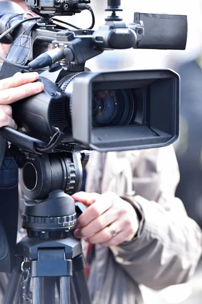 TV-Kameras übertragen Medienereignis lizenzfreie Stockfotos