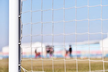 Futbol goalpost ve eğitim oyuncular