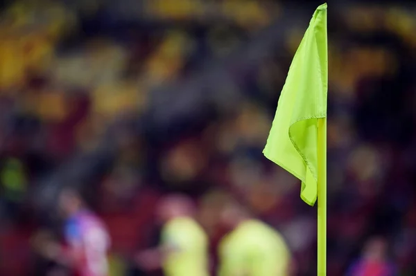 Fotbal žlutá rohu vlajka — Stock fotografie