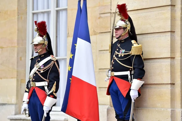 A Hotel Matignon Köztársasági Gárda, a becsület — Stock Fotó