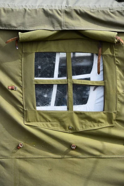 Yeşil askeri çadır ayrıntı vurdu — Stok fotoğraf
