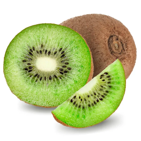 Rijp hele kiwi 's en halve kiwi' s geïsoleerd op witte achtergrond — Stockfoto
