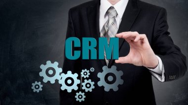 müşteri ilişkileri yönetimi kavramı adam CRM seçme