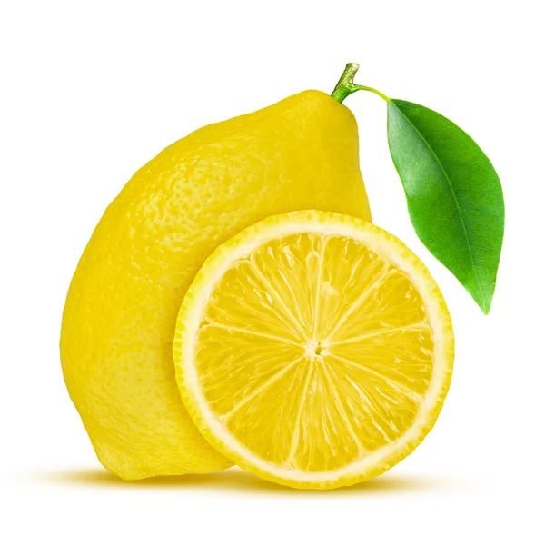 Limão. Fruta com metade e folhas isoladas em branco — Fotografia de Stock