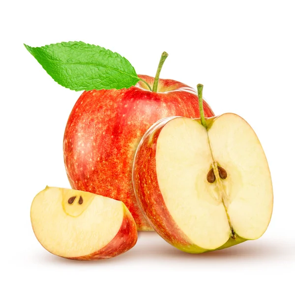 红黄色的苹果绿色的叶子与孤立的白色背景上的切片 — 图库照片