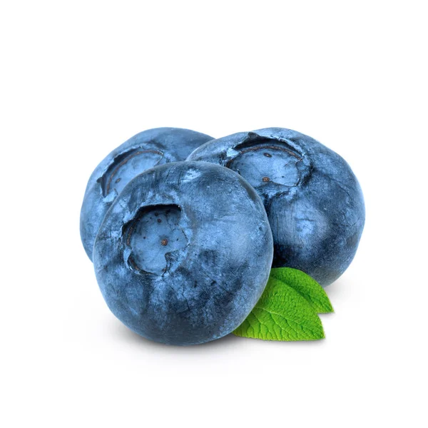 Blueberry. Fresh blueberries with leaves isolated on white background. With clipping path. — Stock Photo, Image