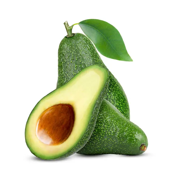 Isolierte Avocado. ganze Avocadofrucht und zwei Hälften in einer Reihe isoliert auf weißem Hintergrund — Stockfoto