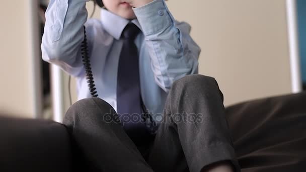 Little boy use virtual reality headset helmet, he very impressed — Stock Video