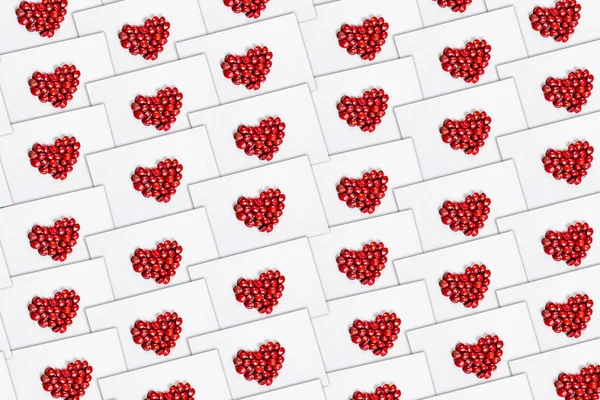 Yaratıcı düz bir kalp şekli, Adenanthera Pavonia veya kırmızı sandal ağacı tohumu, egzotik kırmızı. Aşk sembolü. 