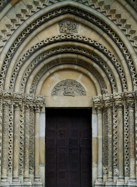 Arcos, Puertas ve Tarih