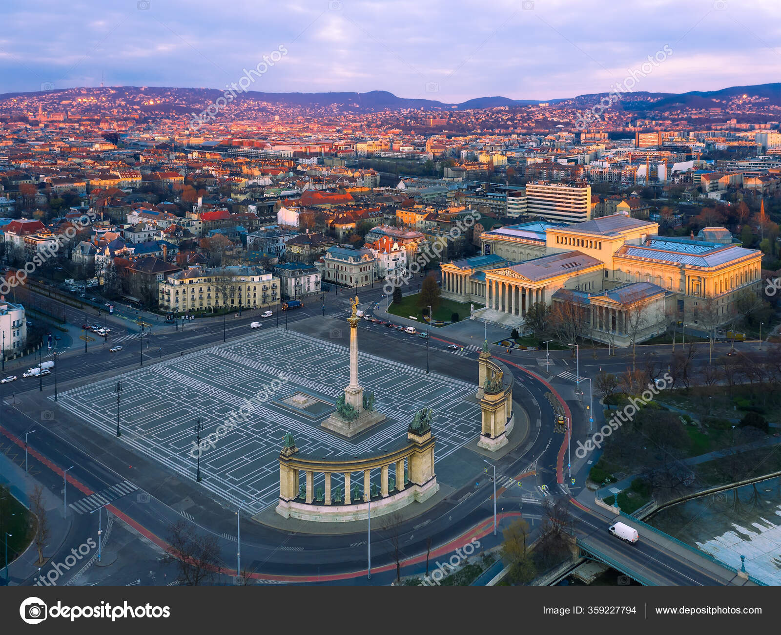Europa Węgry Budapeszt Plac Bohaterów Wschód Słońca ...