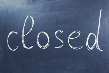 Kara tahtada kapalı metin 