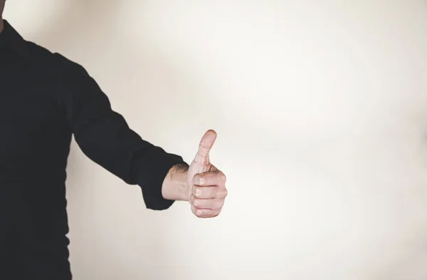 Biznes Człowiek Ręka Pokazując Kciuki Górę Znak — Zdjęcie stockowe