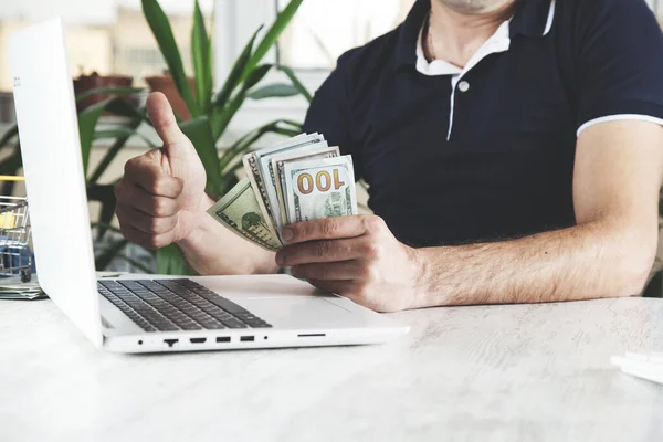 Man Hand Money Keyboard Desk — Stock Photo, Image