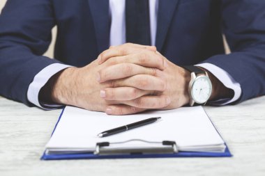 Adam el kalemi, masada belge var.