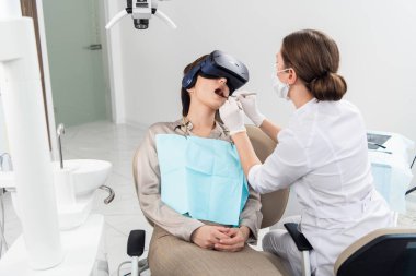 Diş delme, geçici mühür takma prosedürü.