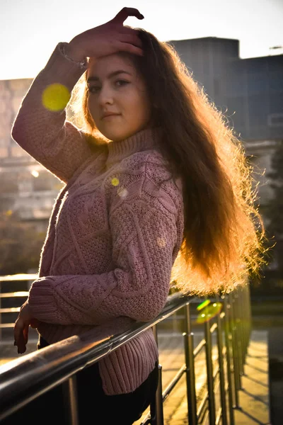 Young Woman Long Hair Autumn Park Brunette — Stock Photo, Image