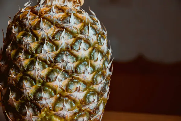 Frische Ananas Auf Weißem Hintergrund — Stockfoto