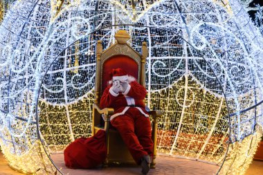 Noel Baba telefonda, Noel Baba.