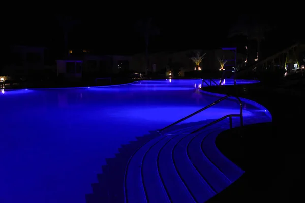 Zwembad Nachts Het Water Van Het Hotel — Stockfoto