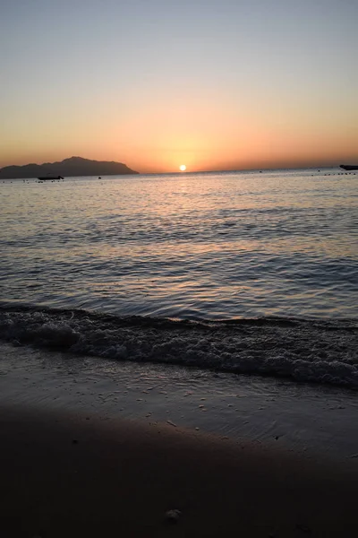 Nascer Sol Horizonte Férias Praia Mar — Fotografia de Stock