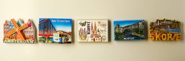 Dolaşırken çekilen buzdolabı mıknatısları - stok fotoğrafı