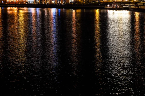 Réflexion dans l'eau — Photo