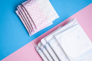 Adet sıhhi yastık kadın hijyen koruma için. Kritik gün. Tıbbi anlayışı