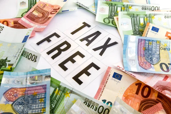 Euro Money Frame avec mot libre d'impôt à l'intérieur sur fond blanc — Photo