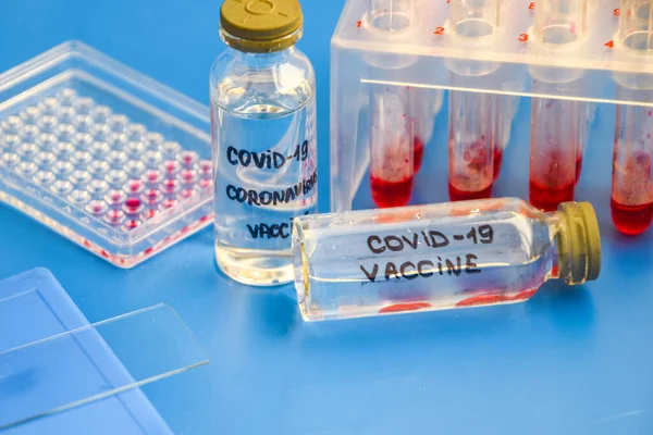 Egészségügyi Gyógymód Koncepció Kéz Kék Orvosi Kesztyű Gazdaság Coronavirus Covid — Stock Fotó