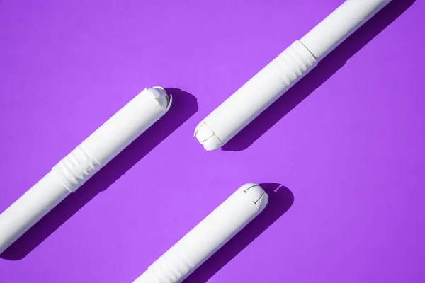 Hygienic Tampons Blue Purple Background Copy Space Menstruation Sanitary Tampon — Stock Photo, Image