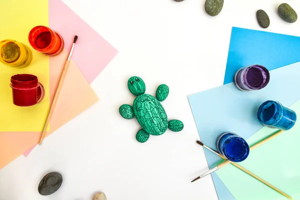 Painting Rock Green Turtle Stone Step Step Children Art Project — Stock Photo, Image