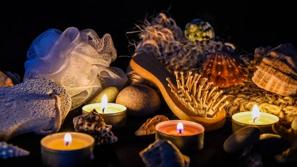 Spa, eko konsepti, sıfır atık, organik ürünler, tahtadan yapılmış doğal fırçalar, taşlar, mumlar, spa tedavisinin bileşimi, seçici odaklanma