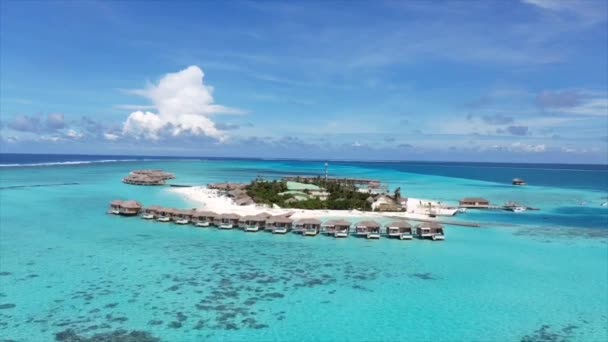 インド洋にモルディブの高級リゾート — ストック動画