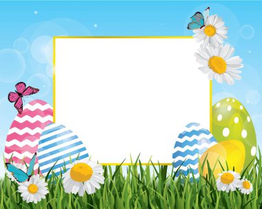 Paskalya yumurtaları, çim ve gökyüzü dekora çiçeklerle süslenmiş