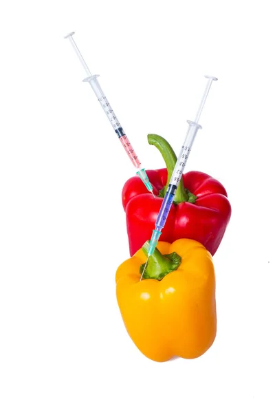Legumes Geneticamente Modificados Conceito Alimentos Geneticamente Modificados Seringas Ficam Presas — Fotografia de Stock