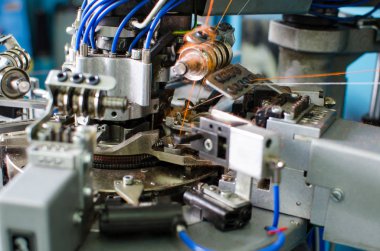 Tekstil: Endüstriyel brode makinesi. Makine ve donanımları bir iplik üretim şirket