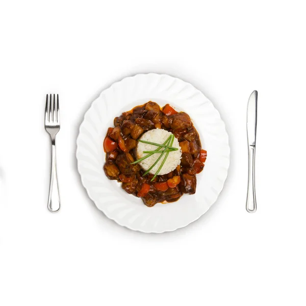 Deska z rýže, pan pečené maso a zeleninu na bílém pozadí — Stock fotografie