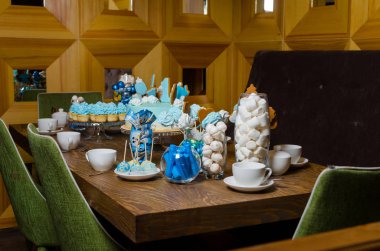 Kek, şekerleme, lokum, doğum günü partisi, mum odaklanmak için cakepops